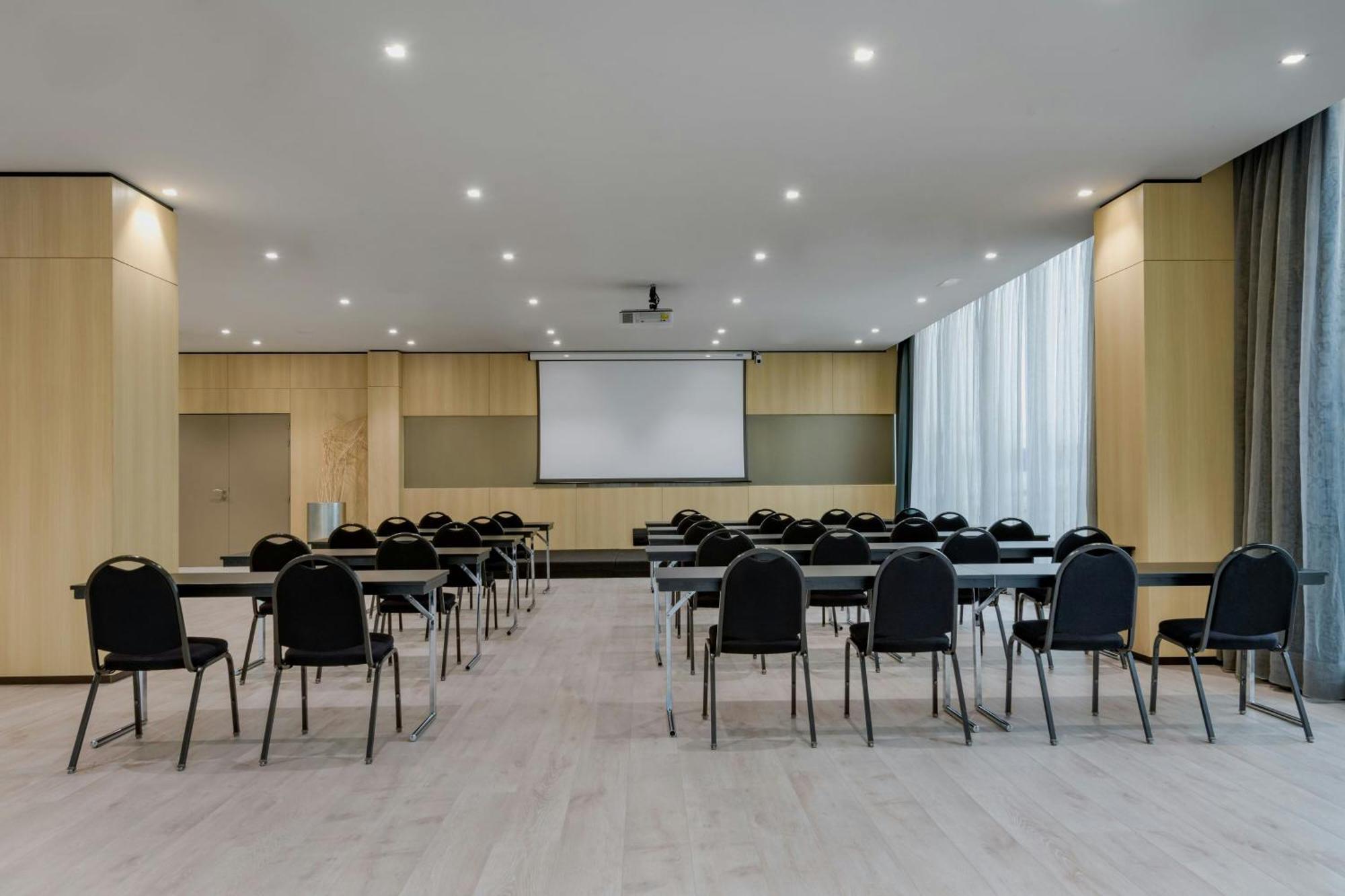 Ac Hotel La Finca By Marriott Pozuelo de Alarcon Luaran gambar